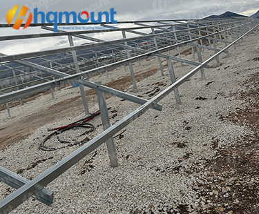 Proyecto de montaje en tierra solar con poste doble C HQ-GT4 de 5MW
        