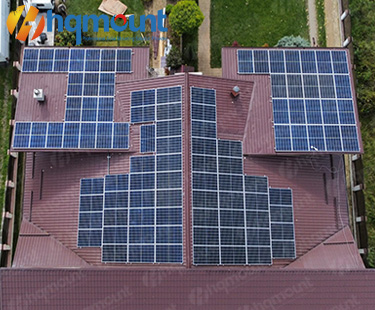 Proyecto de montaje de techo de tejas solares de 150kw.
        